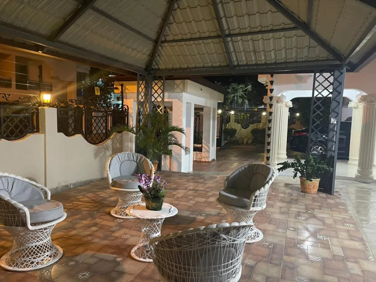 Hermosa Casa en Urb. Henríquez, Área Monumental, Stgo., foto 12