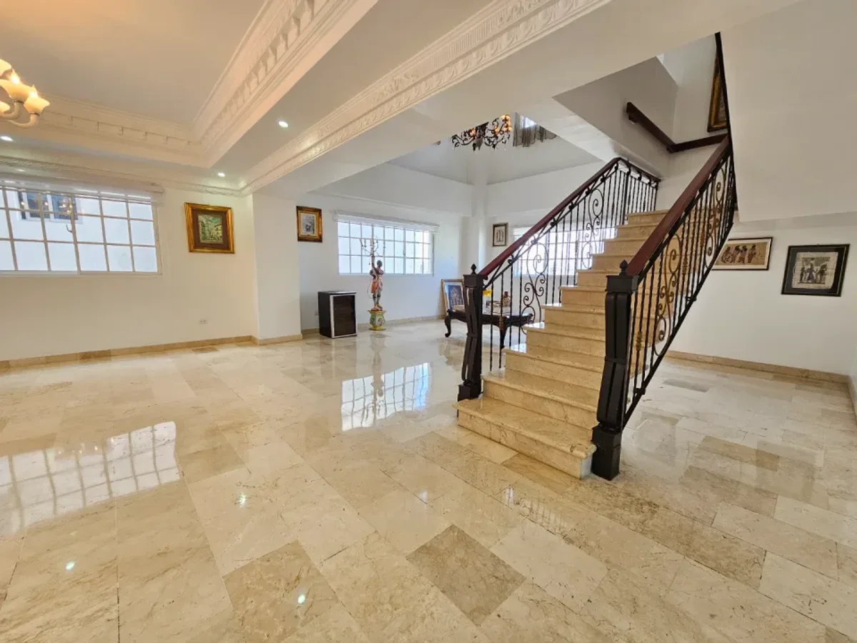 4-Bedroom Penthouse in Bella Vista, photo 3