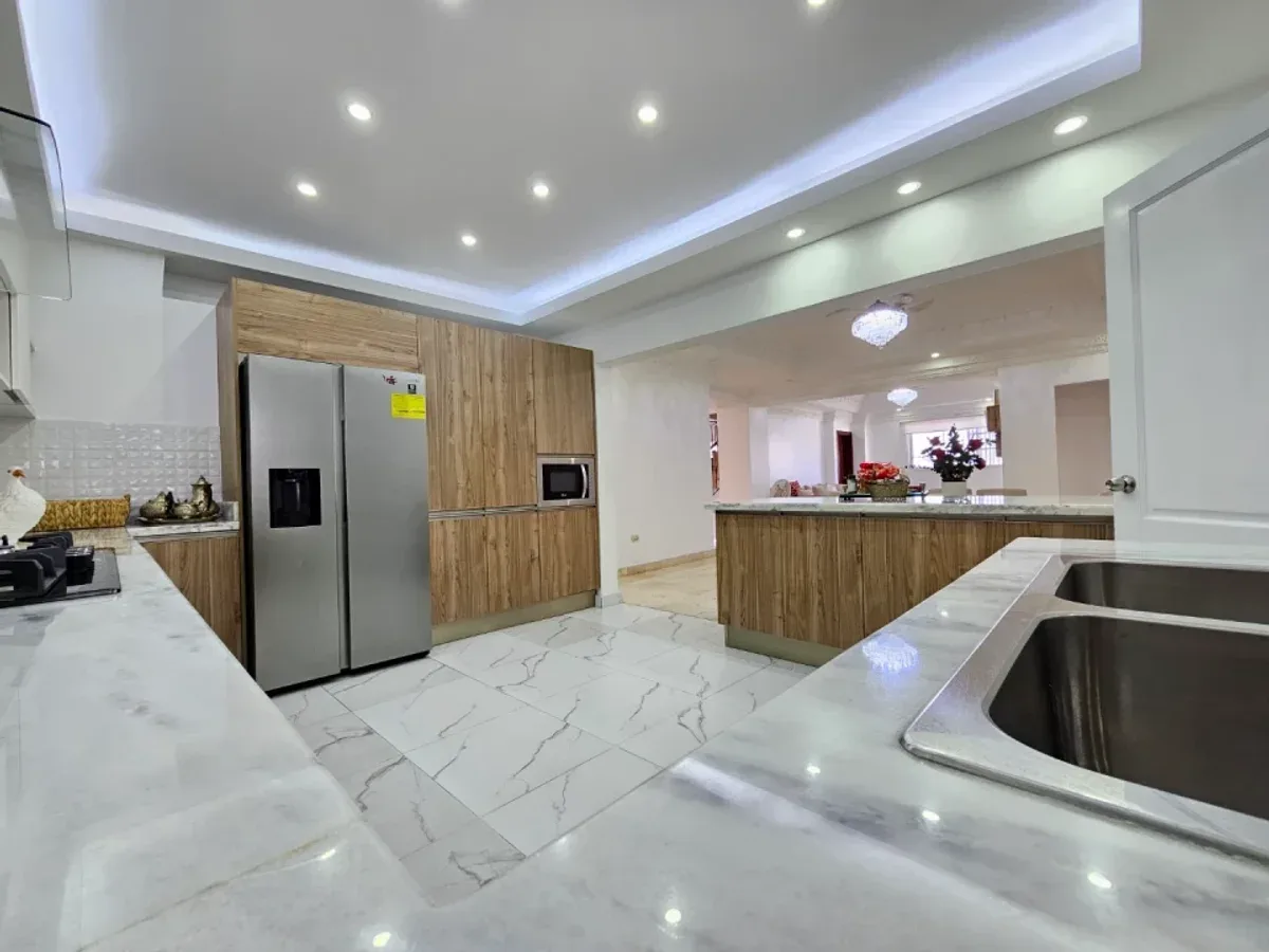 4-Bedroom Penthouse in Bella Vista, photo 10