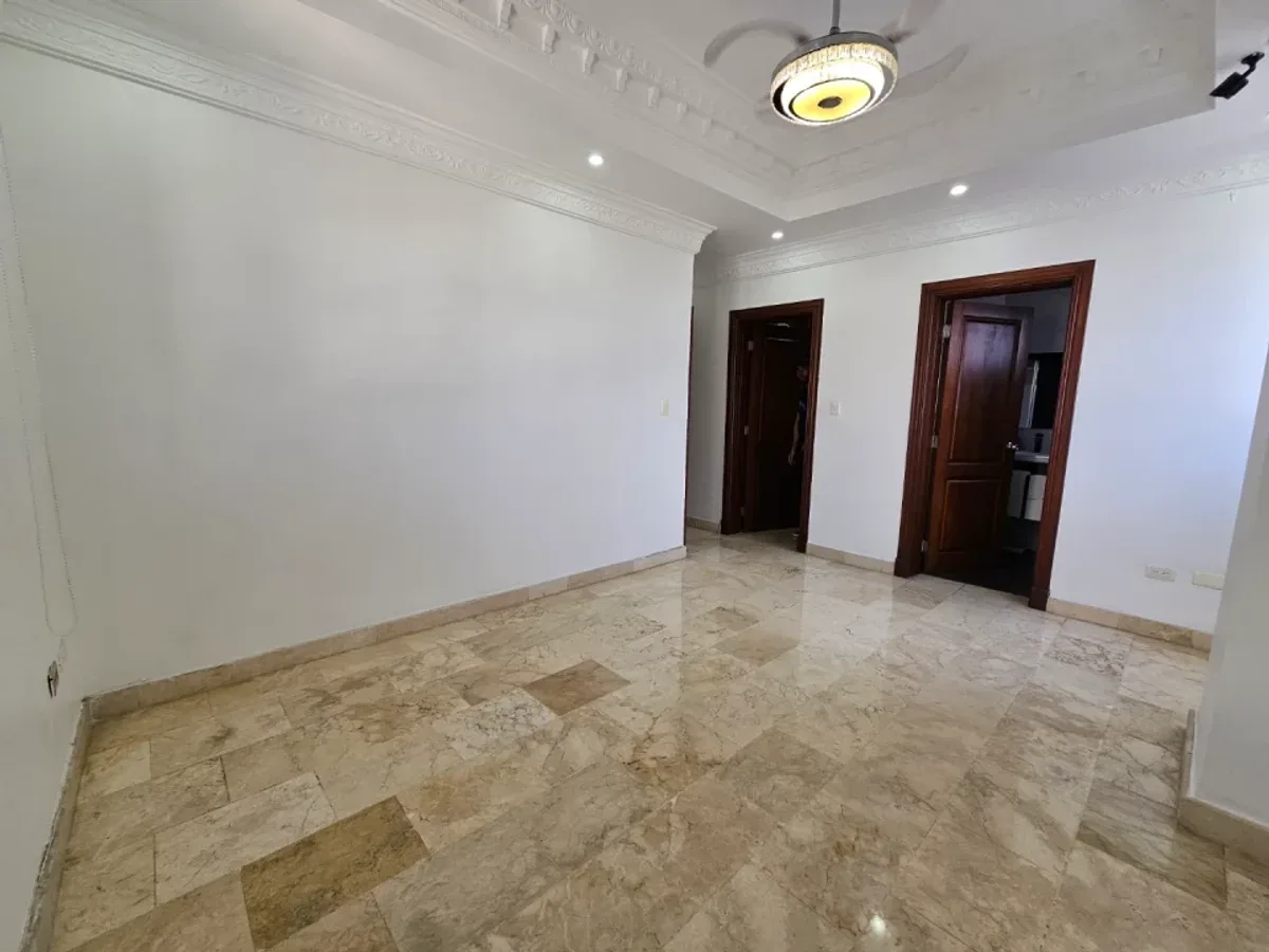 4-Bedroom Penthouse in Bella Vista, photo 11