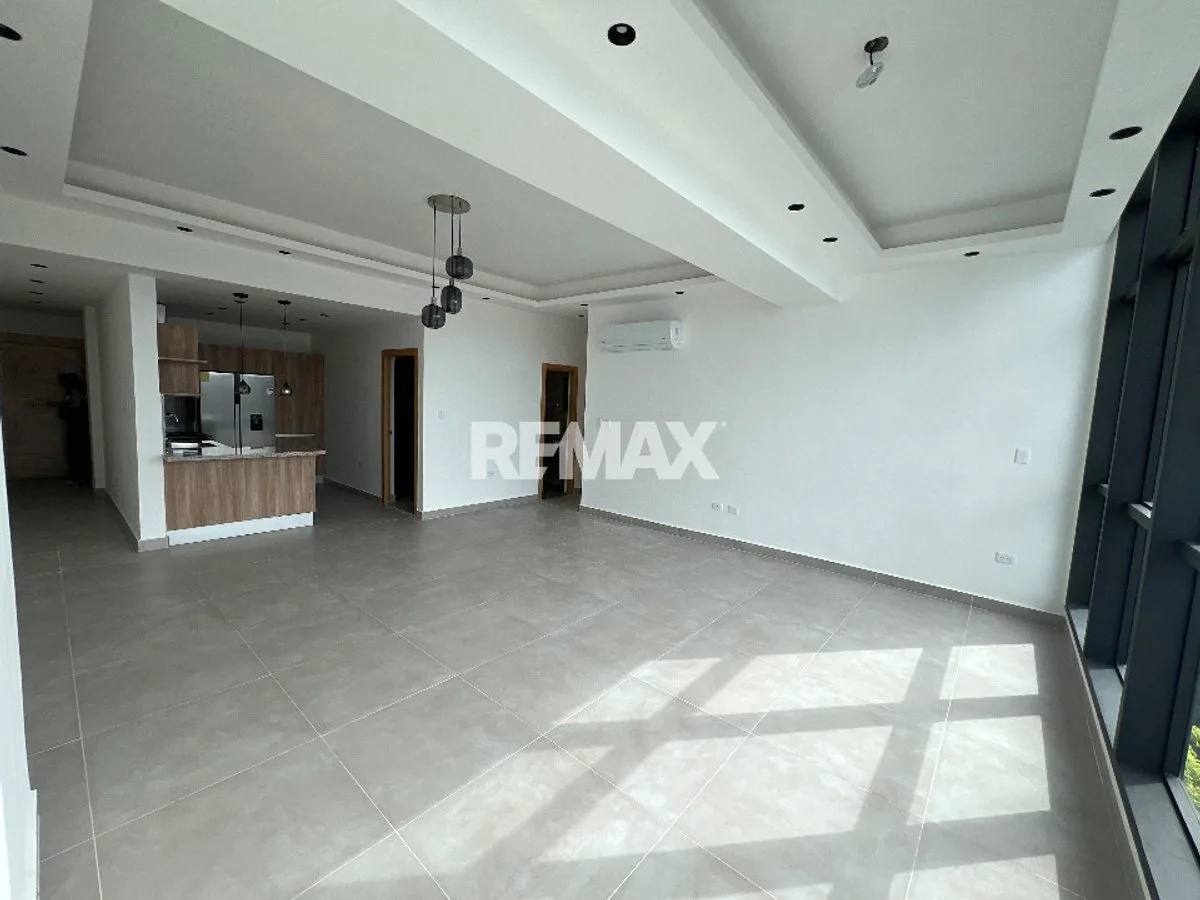 Two-Bedroom Apartment with Appliances, photo 2