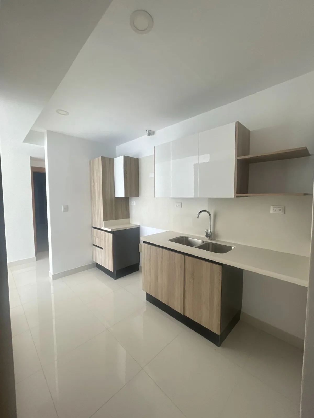 Modern apt in Bella Vista, 2 BR, US$278,702.50, photo 5