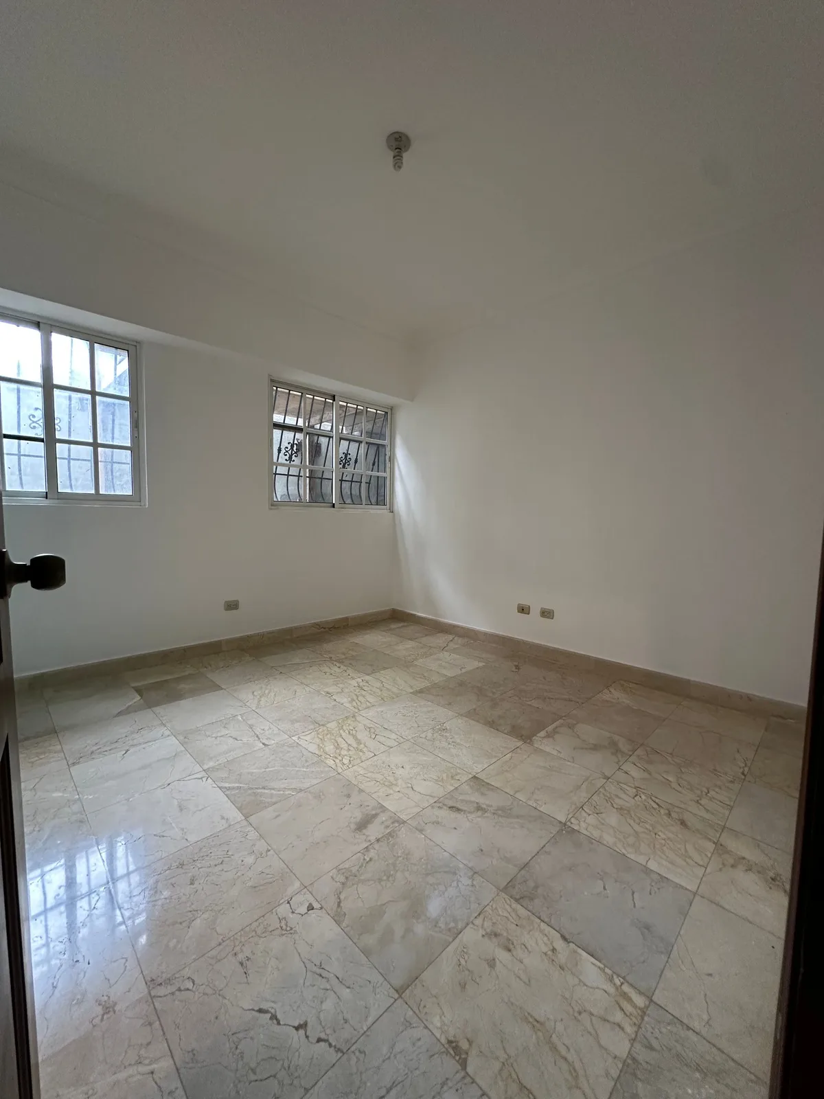 3-BEDROOM APARTMENT FOR SALE IN NACO, photo 5