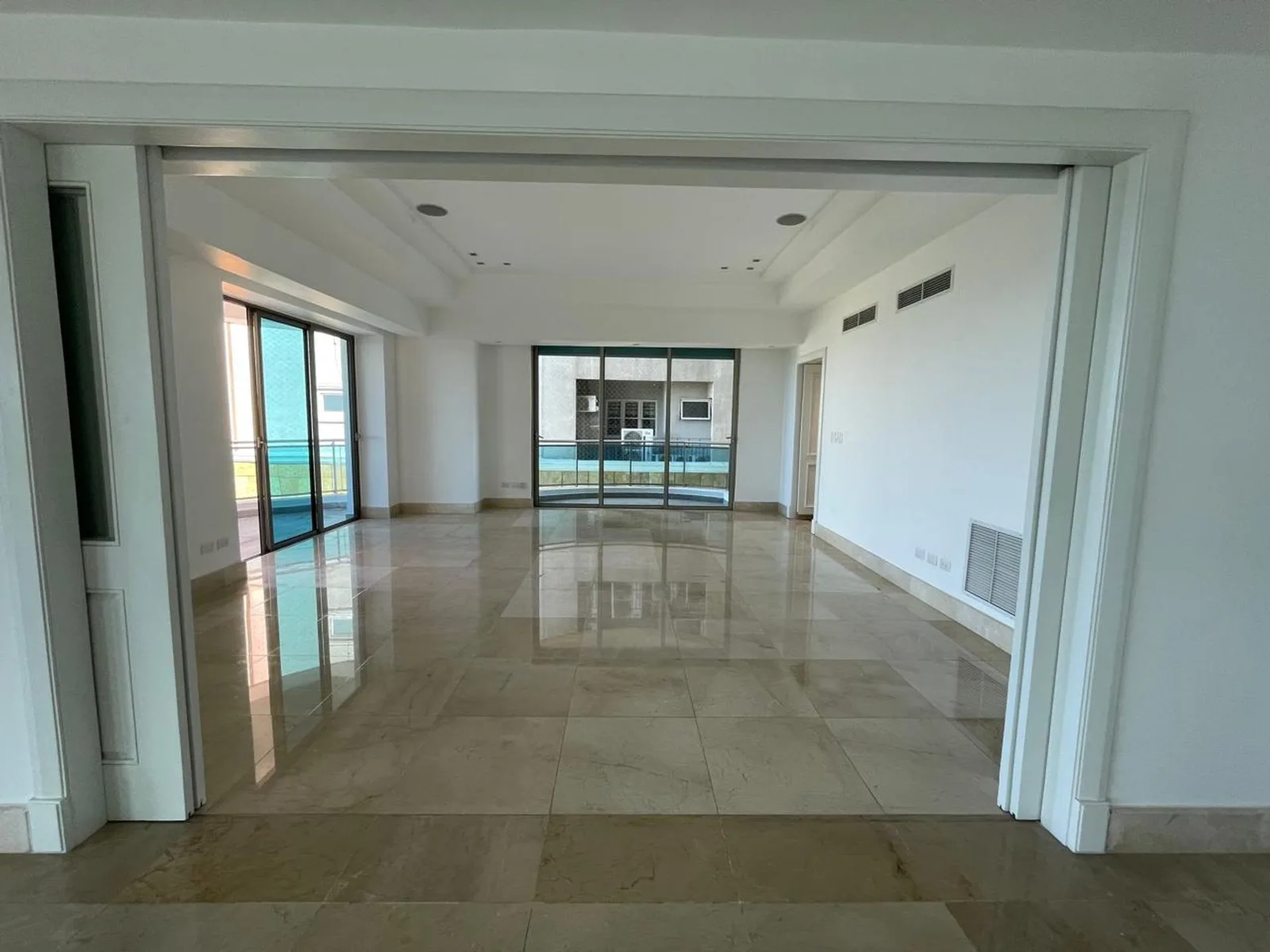APARTMENT FOR SALE ON AVENIDA ANACAONA, D.N., photo 2