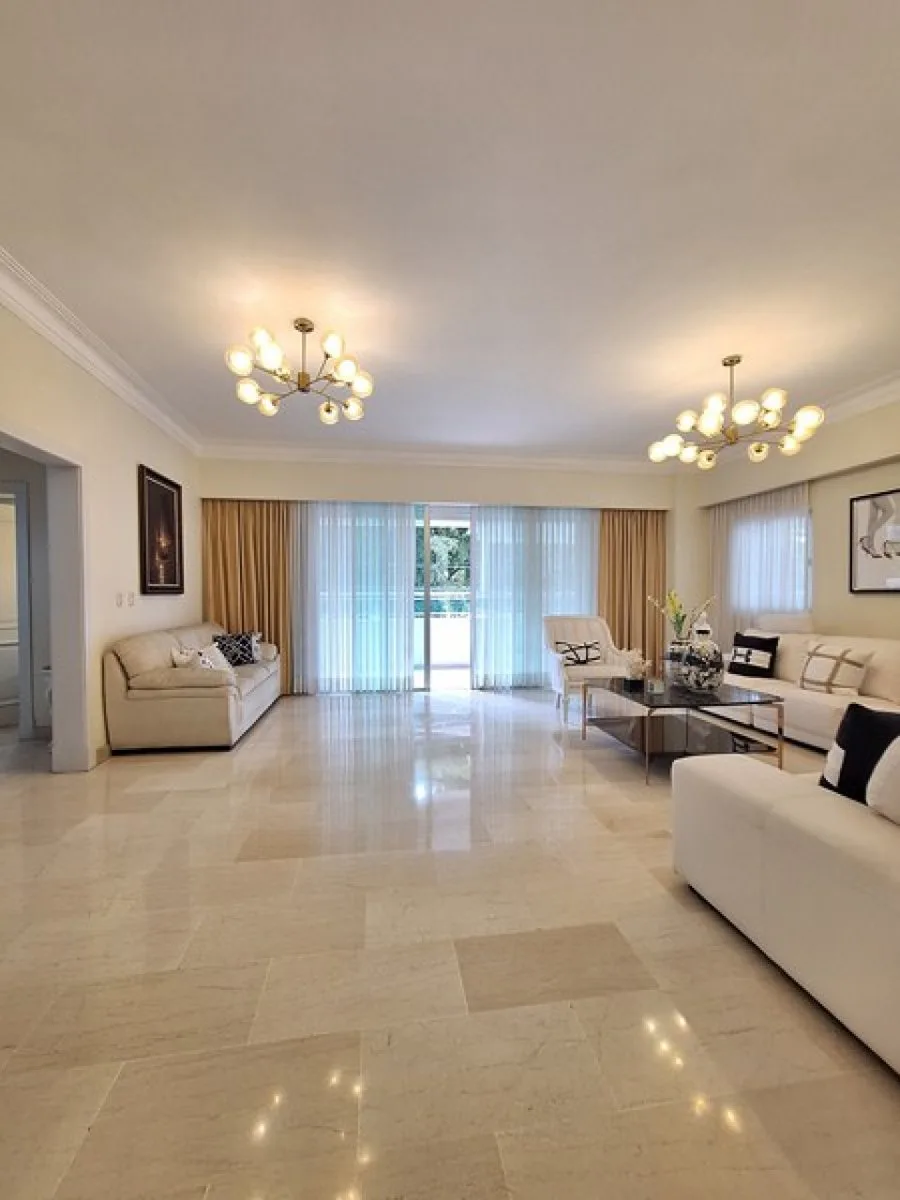 Apartment with private terrace, photo 2