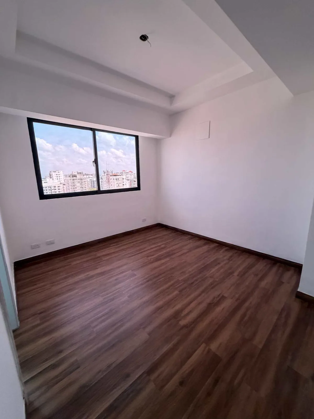 Penthouse, Evaristo Morales, photo 6