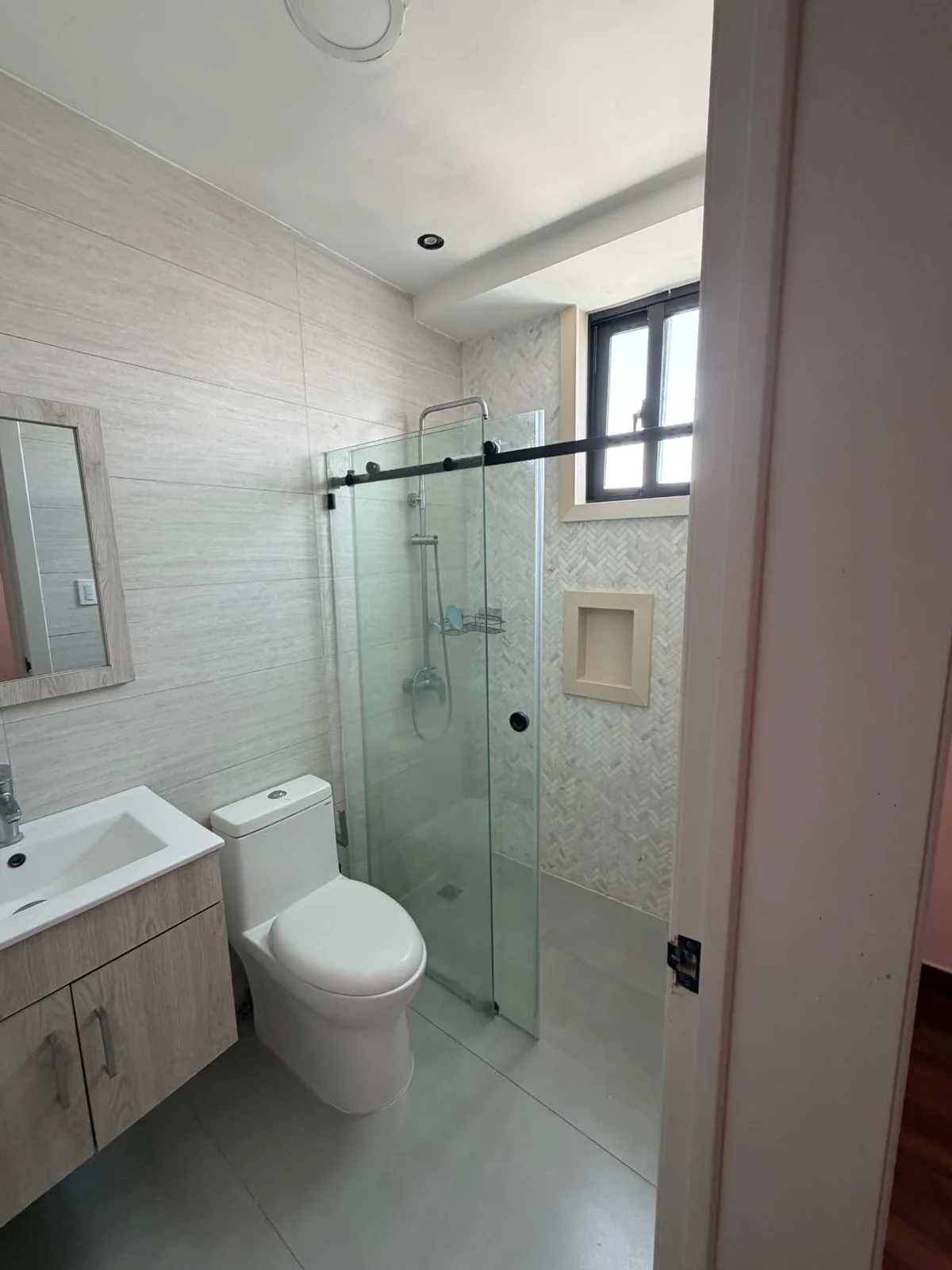 Penthouse, Evaristo Morales, photo 7