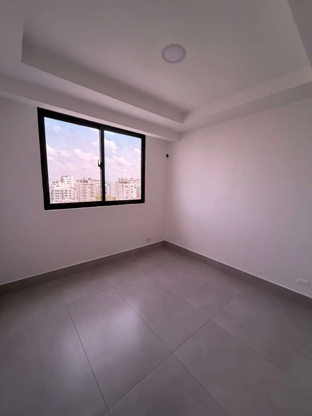 Penthouse, Evaristo Morales, photo 11