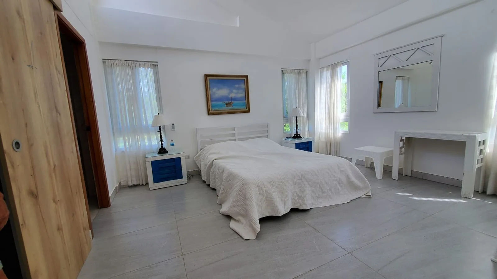 House with Pool for Sale in Metro Country Club, photo 7