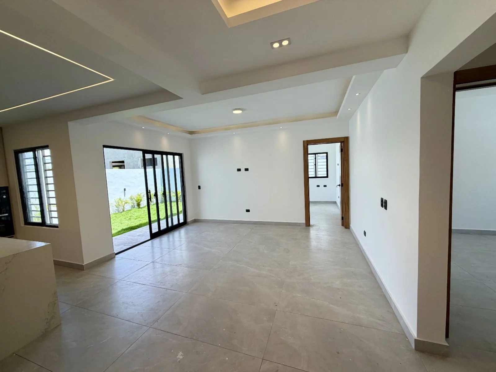 Maison nouvelle moderne en vente à Rés. Don Juan II, photo 6