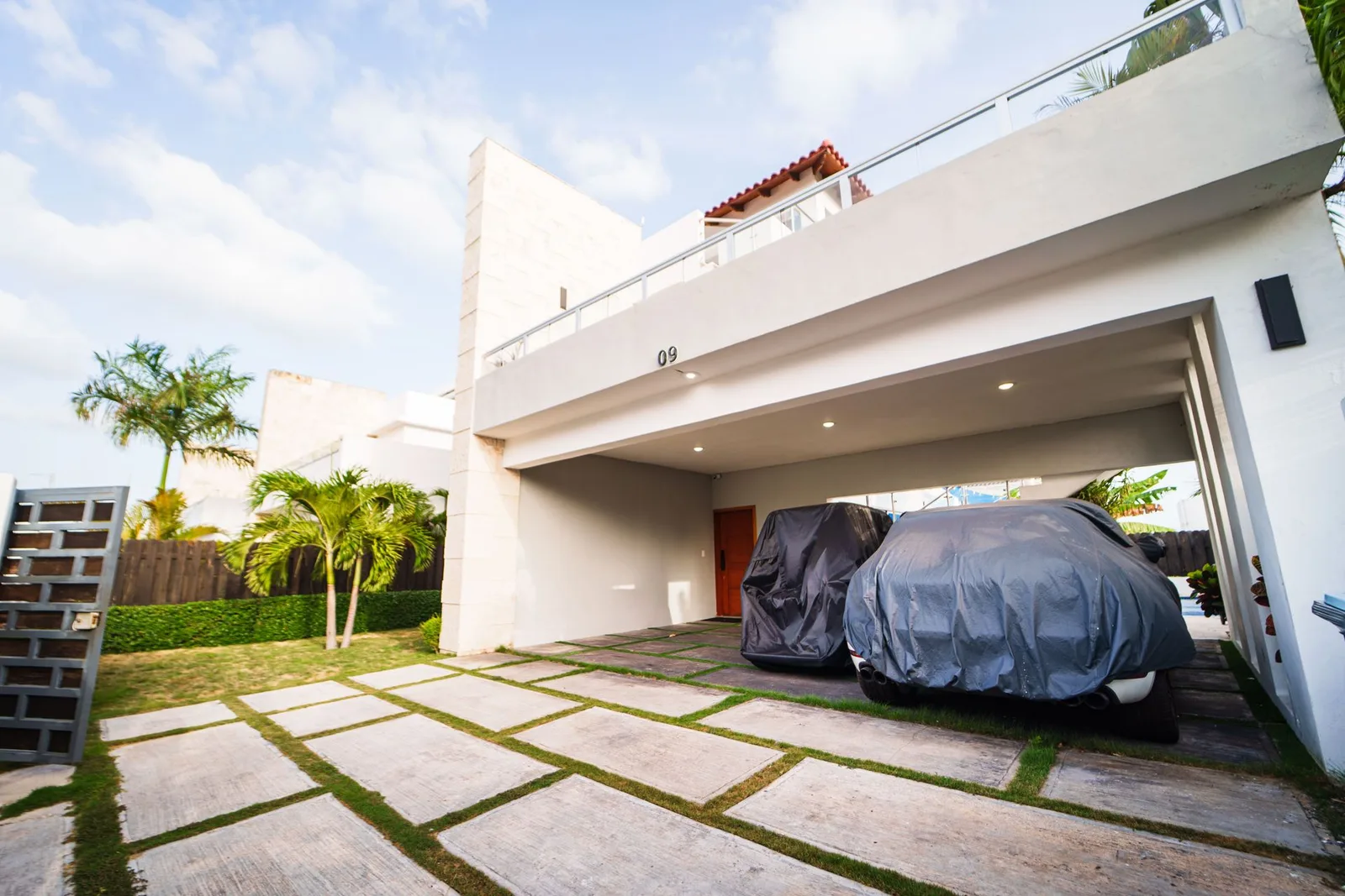 Villa with Pool and Jacuzzi for Sale in La Romana, photo 2