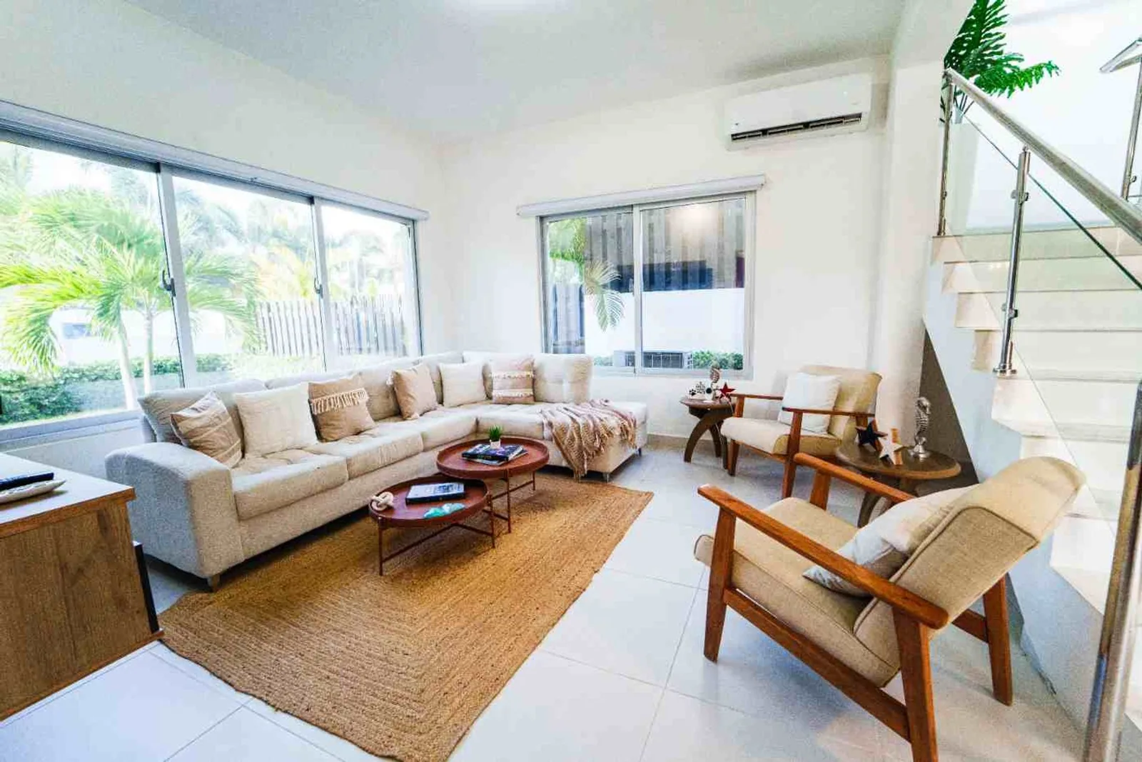 Villa with Pool and Jacuzzi for Sale in La Romana, photo 4
