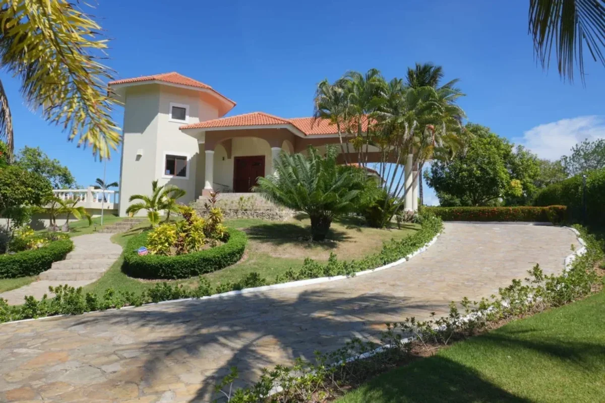 Elegant Newly Renovated Villa in Premium Gated Community, photo 2