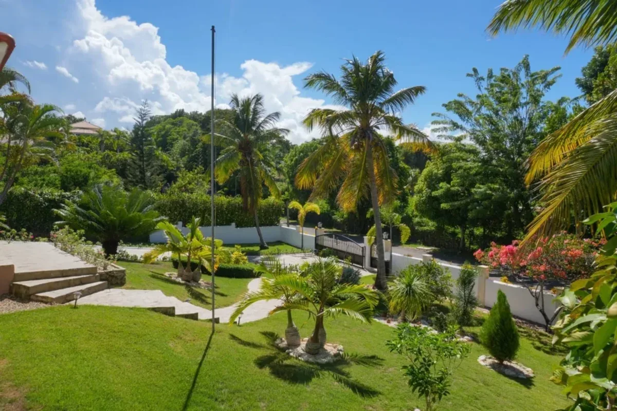 Elegant Newly Renovated Villa in Premium Gated Community, photo 6