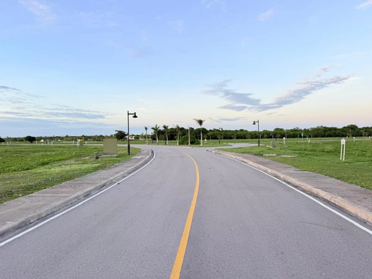 Terreno en Racquet Village Cap Cana US$285 mil (US$189/m²), foto 2
