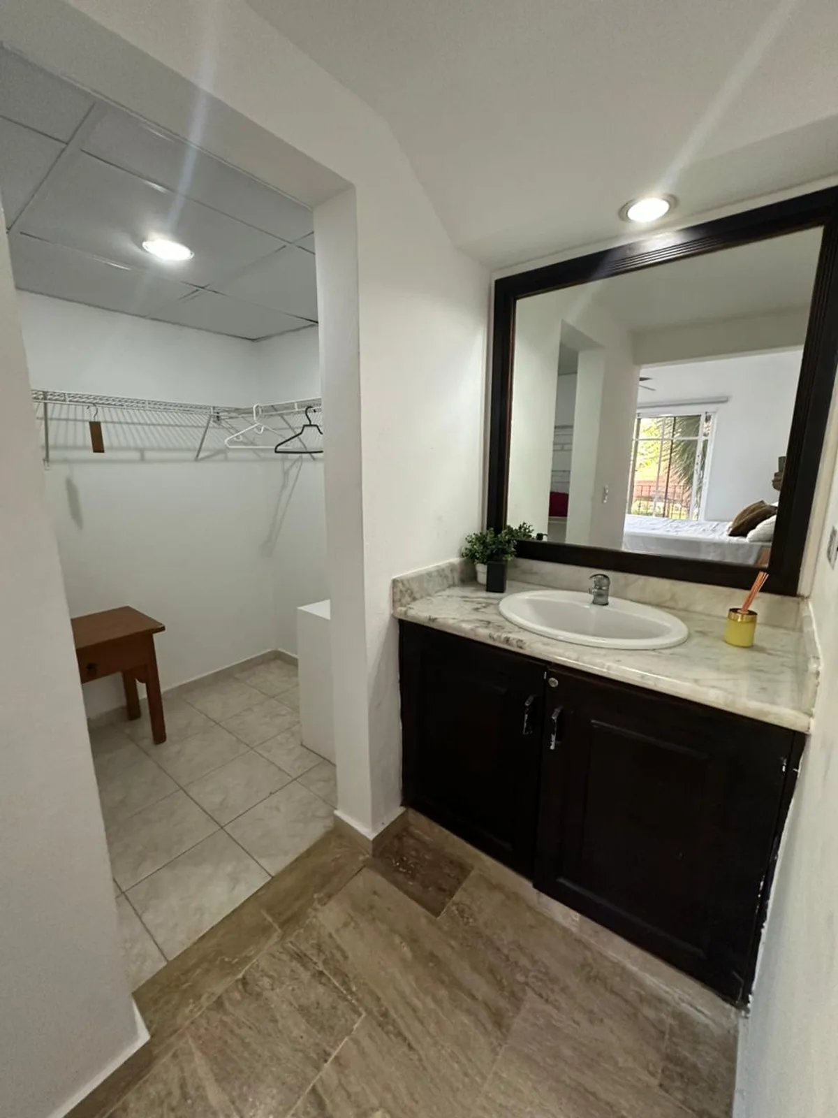 Appartamento in Vendita e Affitto a Carey Whitesands, foto 2