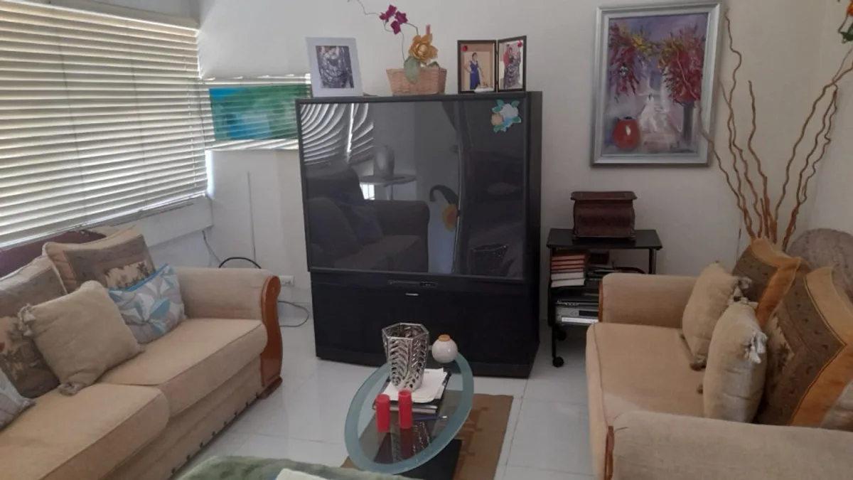 3-Level Townhouse Apartment for Sale, photo 2