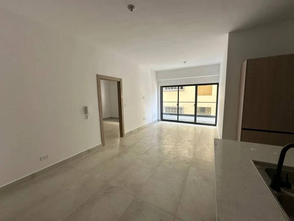 1 Bedroom Apartment in Evaristo Morales, photo 2