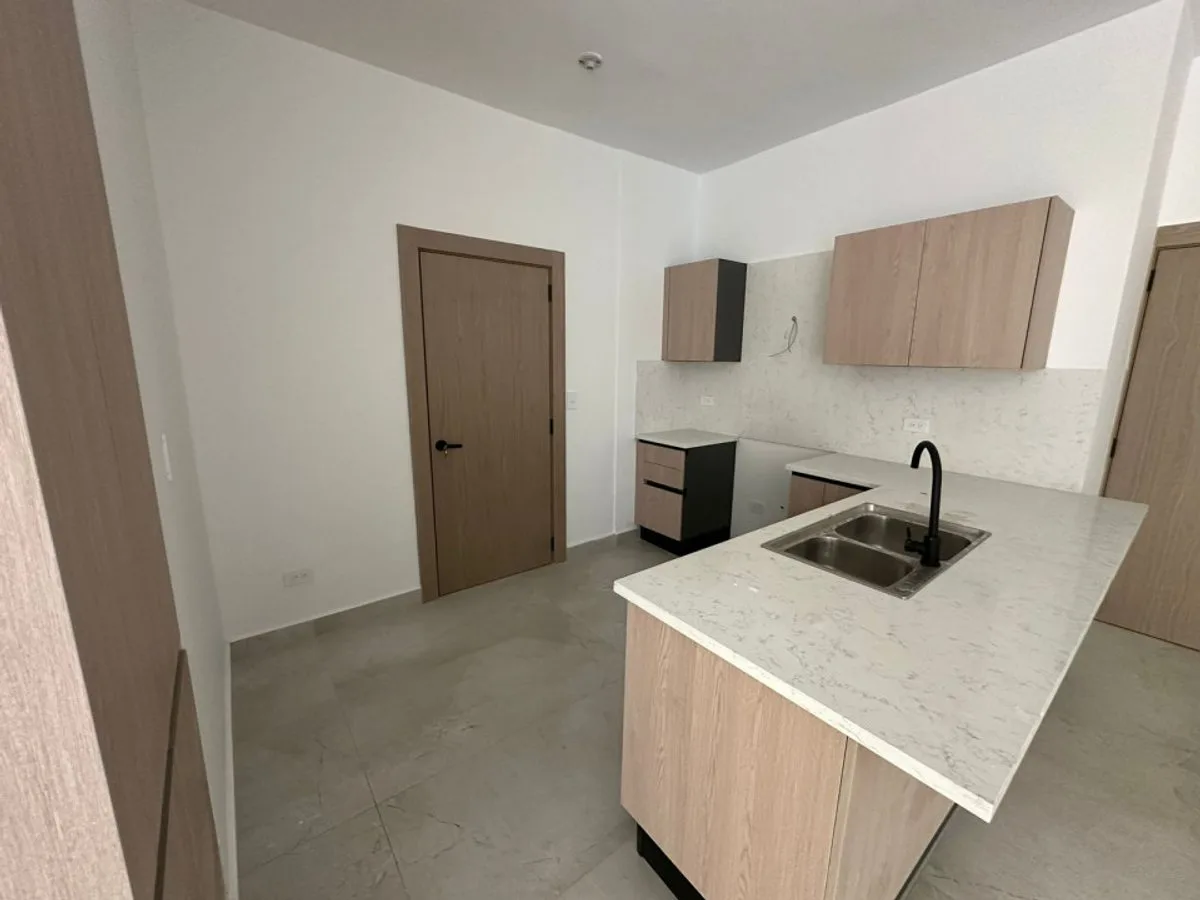 1 Bedroom Apartment in Evaristo Morales, photo 5