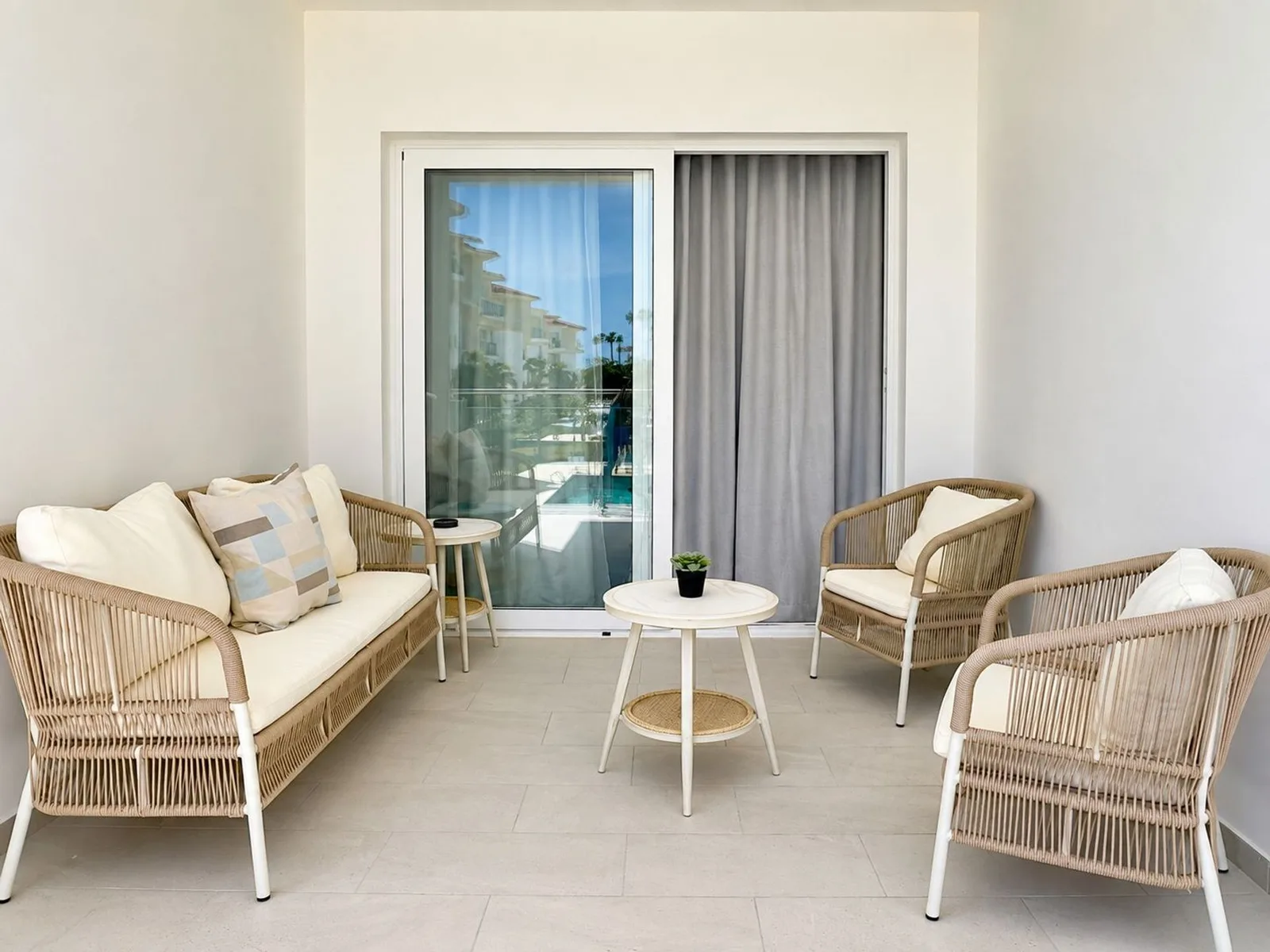 APARTMENT MIT MEERBLICK IN ERSTER STRANDLINIE, Foto 5