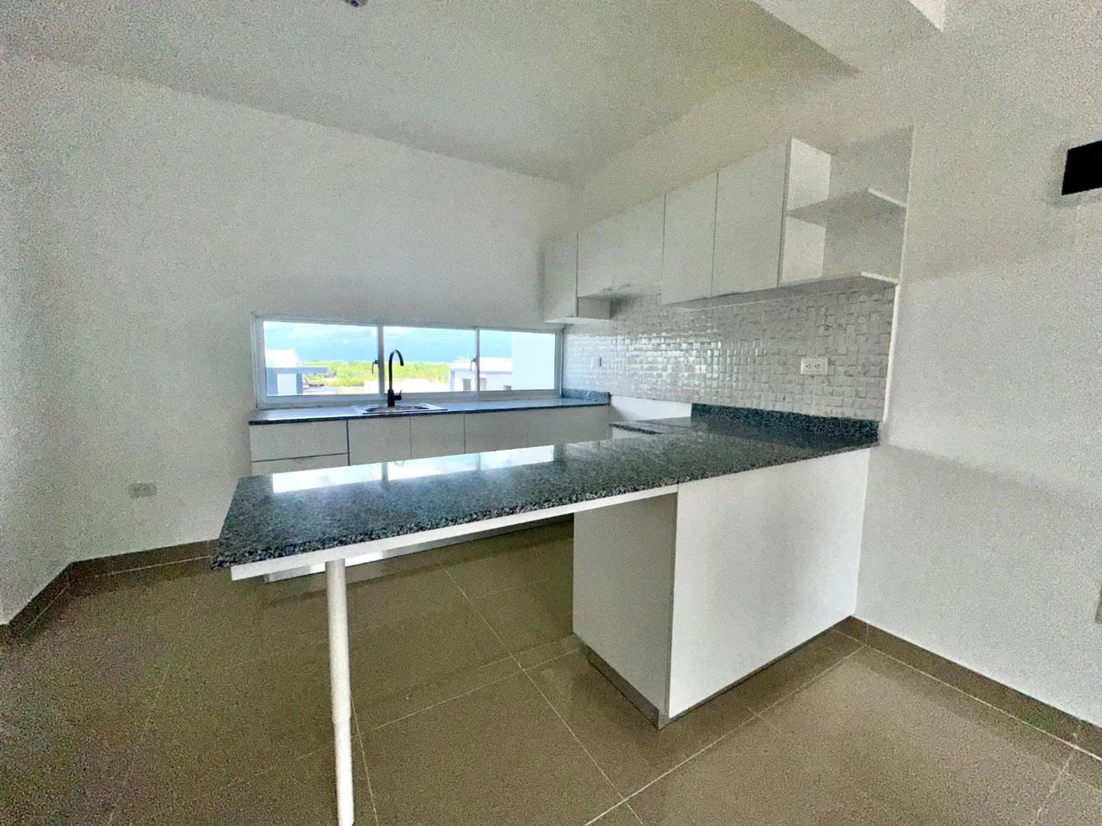3RD FLOOR WITH ROOFTOP | PRIVATE TERRACE, photo 4